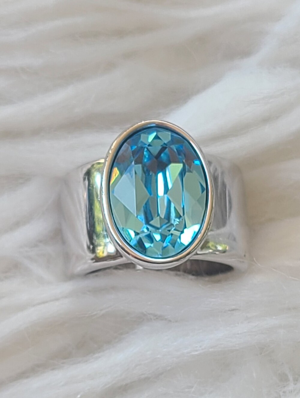 Touchstone Crystal Silver Toned Ring Size 6 with Blue Crystal- Good Condition